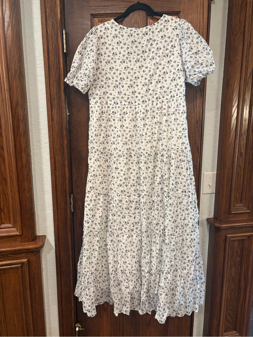 In Loom $78 NWT Ditsy Floral Puff Sleeve Tiered Maxi Dress Large Cottagecore - Picture 11 of 11
